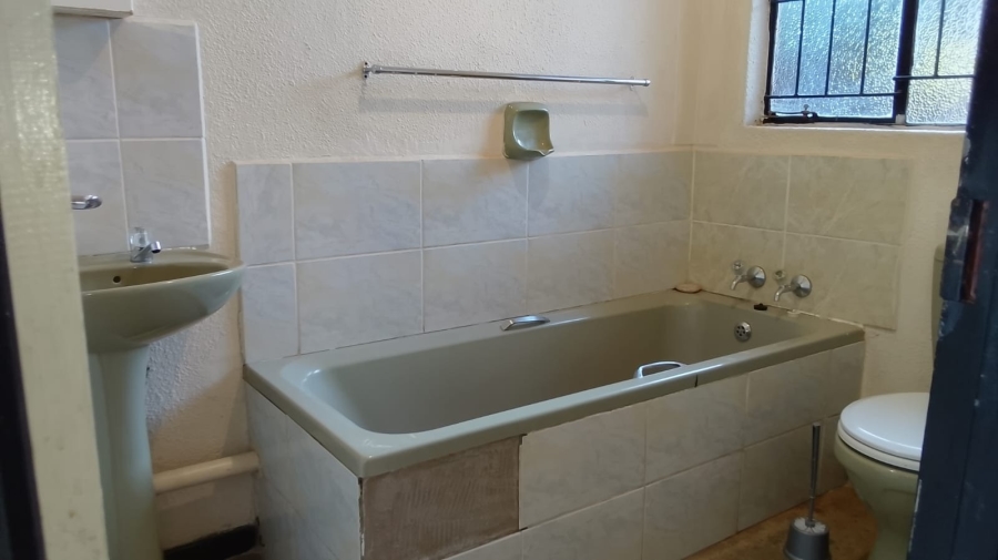 To Let 2 Bedroom Property for Rent in Tlhabane West North West